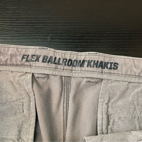 Duluth Trading Co Flex Ballroom Khaki Pants Men’s 40x32 Gray - Picture 9 of 10